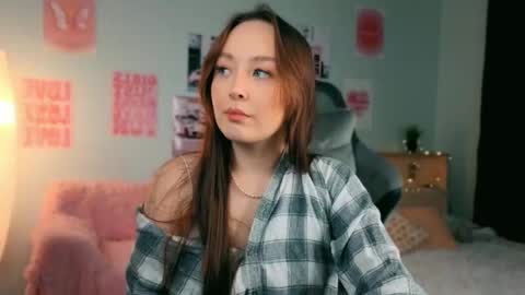 Mia online show from February 9, 2026, 7:51 pm