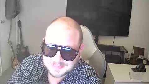 Zephyr online show from April 24, 2026, 1:19 am