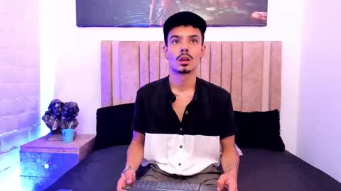 Evans  online show from November 9, 2025, 4:55 am