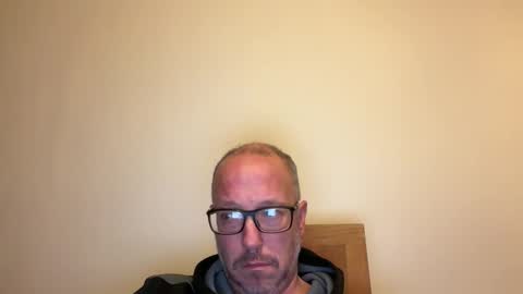 timtim19781978 online show from December 4, 2025, 5:32 pm