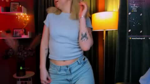 tina_golden1 online show from April 20, 2026, 7:04 pm