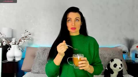 Snapshot of tina_mart chatting on January 18, 2026, 11:36 am Tina online show from January 18, 2026, 11:36 am