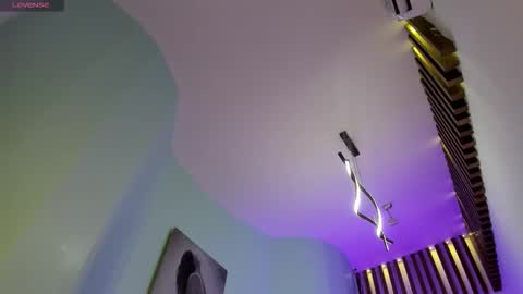 Tina  online show from October 29, 2025, 5:31 am