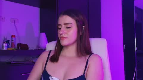 Tina  online show from May 26, 2026, 4:52 am