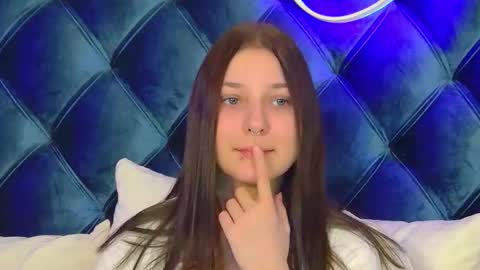 TinaBurton online show from November 20, 2025, 4:29 pm