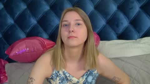 TinaBurton online show from April 1, 2026, 4:26 pm