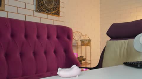 Tina Davil online show from March 3, 2026, 1:28 pm