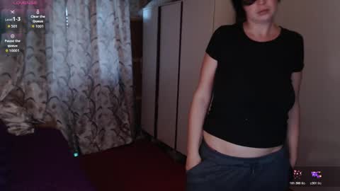 TinaFlower online show from October 18, 2025, 2:18 pm