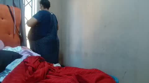 Snapshot of tinagiant chatting on May 12, 2026, 8:22 am tinagiant online show from May 12, 2026, 8:22 am