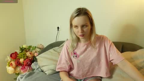 tinasiner online show from November 17, 2025, 3:51 pm