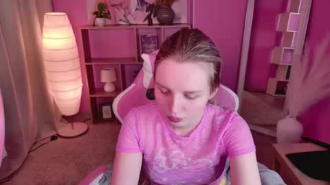 tinasiner online show from November 24, 2025, 2:17 pm