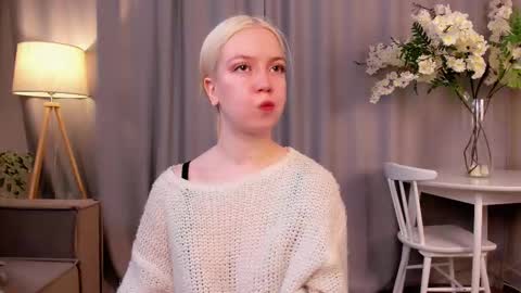 Annie online show from November 4, 2025, 10:53 pm