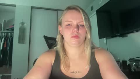 Snapshot of tinker0000 chatting on September 26, 2025, 7:29 pm tinker0000 online show from September 26, 2025, 7:29 pm