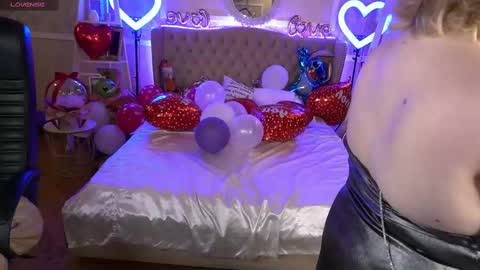 TinkerrBelll online show from February 18, 2025, 7:52 pm