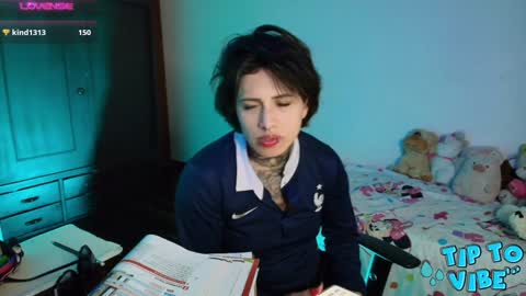 I AM BELLA  ----------- follow my  IG  TINNS 69 online show from December 10, 2024, 5:17 am