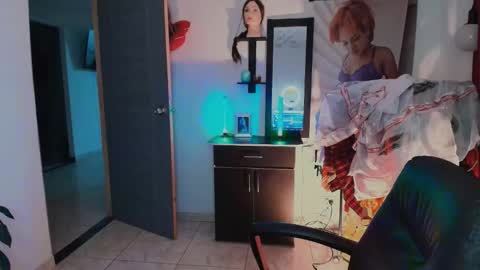 Snapshot of tinnadawson chatting on February 28, 2026, 12:44 am I AM BELLA ----------- follow my IG TINNS 69 online show from February 28, 2026, 12:44 am