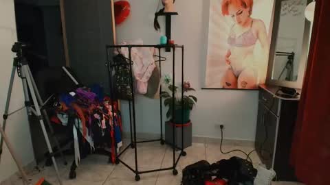 Snapshot of tinnadawson chatting on March 12, 2026, 2:50 am I AM BELLA ----------- follow my IG TINNS 69 online show from March 12, 2026, 2:50 am