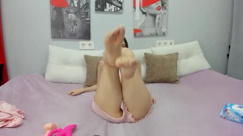 JuJu online show from November 8, 2025, 5:29 am