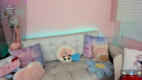 tiny_cora online show from December 5, 2025, 4:36 pm