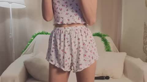 Lily online show from January 12, 2026, 6:02 pm