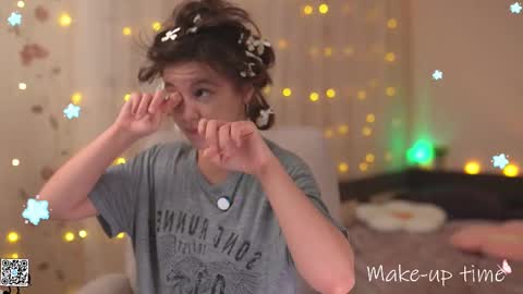 Snapshot of tiny_miracle chatting on February 19, 2025, 1:50 pm Lyssa online show from February 19, 2025, 1:50 pm