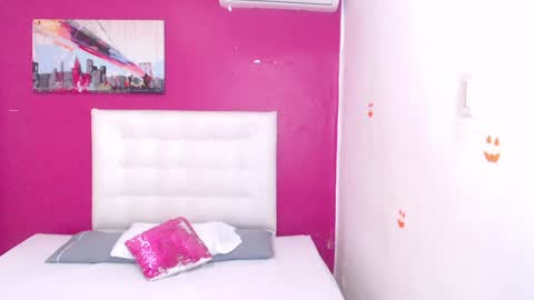 Snapshot of tiny_whore18 chatting on January 6, 2025, 2:47 pm tiny_whore18 online show from January 6, 2025, 2:47 pm