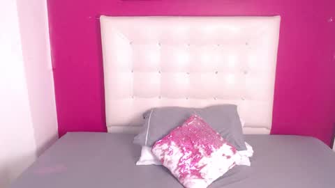 Snapshot of tiny_whore18 chatting on September 18, 2025, 8:16 am tiny_whore18 online show from September 18, 2025, 8:16 am