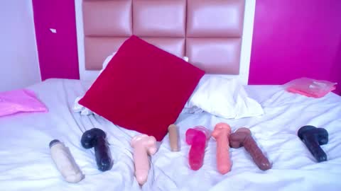 Snapshot of tiny_whore18 chatting on December 13, 2025, 7:53 pm tiny_whore18 online show from December 13, 2025, 7:53 pm