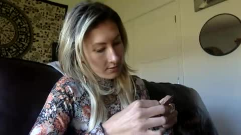 Snapshot of tinyandtatted420 chatting on October 14, 2025, 10:21 pm tinyandtatted420 online show from October 14, 2025, 10:21 pm