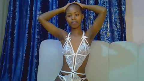 Snapshot of tinybarbie_ chatting on February 14, 2026, 3:47 am Barbie online show from February 14, 2026, 3:47 am