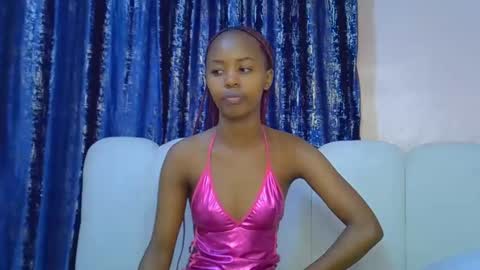 Snapshot of tinybarbie_ chatting on February 26, 2026, 4:44 am Barbie online show from February 26, 2026, 4:44 am