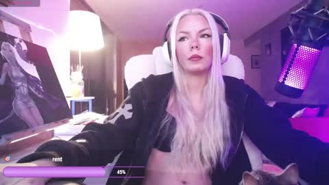 stage Kylie Sinner  brand CLITBAIT online show from April 13, 2026, 11:54 pm