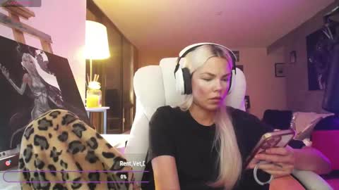 stage Kylie Sinner  brand CLITBAIT online show from May 23, 2026, 7:46 am