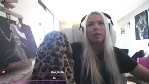 stage Kylie Sinner  brand CLITBAIT online show from May 23, 2026, 7:51 pm
