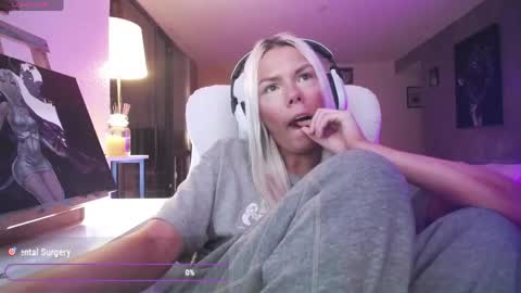 stage Kylie Sinner  brand CLITBAIT online show from May 29, 2026, 2:31 am
