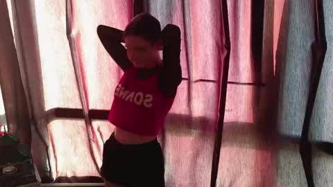 Snapshot of tinyschoenhut chatting on November 24, 2025, 7:19 am Julia online show from November 24, 2025, 7:19 am