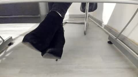 Anna online show from October 5, 2025, 5:22 pm