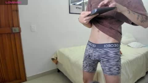 Snapshot of titan_volcano chatting on December 1, 2025, 11:32 pm Titan Volcano online show from December 1, 2025, 11:32 pm