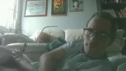 titlovercums online show from December 4, 2025, 5:21 pm