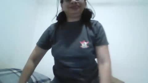 Snapshot of titssmall123 chatting on October 17, 2025, 11:07 pm Ester online show from October 17, 2025, 11:07 pm