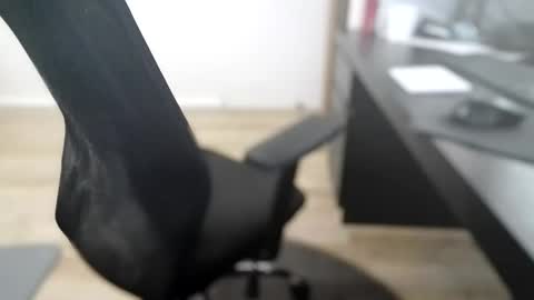 Snapshot of titsthebest chatting on October 13, 2025, 5:29 am titsthebest online show from October 13, 2025, 5:29 am