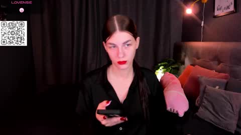 Snapshot of to_your chatting on October 31, 2025, 10:44 pm 2 GMT Mo Tu We Th Fr 10am-4am online show from October 31, 2025, 10:44 pm