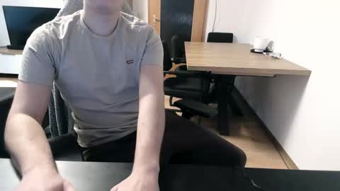 tobisk online show from March 1, 2026, 6:48 am