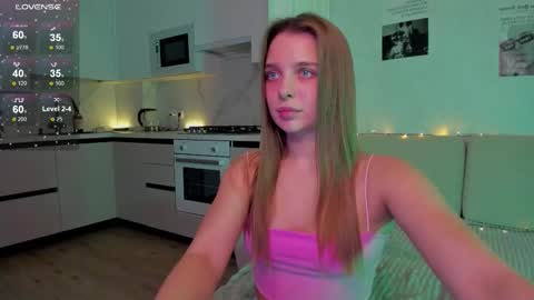 Snapshot of toffeepads chatting on January 12, 2026, 4:34 pm Liza online show from January 12, 2026, 4:34 pm