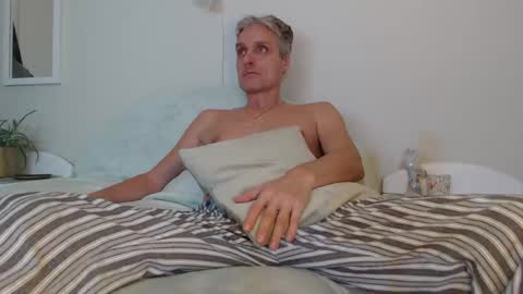 Snapshot of toffmen chatting on December 8, 2024, 3:13 pm Daniel Bisexual uncut 20cm online show from December 8, 2024, 3:13 pm