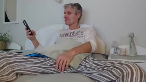 Snapshot of toffmen chatting on December 24, 2024, 2:22 pm Daniel Bisexual uncut 20cm online show from December 24, 2024, 2:22 pm