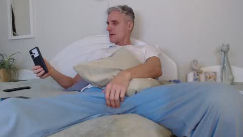 Snapshot of toffmen chatting on January 11, 2025, 3:09 pm Daniel Bisexual uncut 20cm online show from January 11, 2025, 3:09 pm
