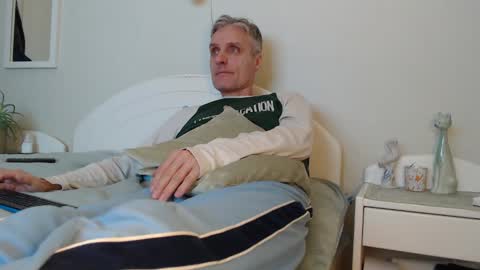 Snapshot of toffmen chatting on January 25, 2025, 4:03 pm Daniel Bisexual uncut 20cm online show from January 25, 2025, 4:03 pm
