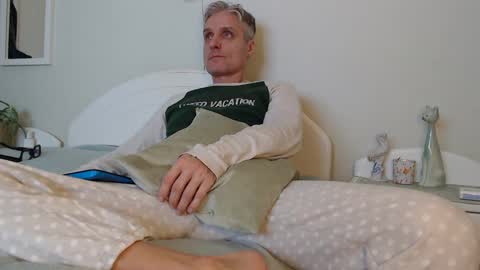 Snapshot of toffmen chatting on February 2, 2025, 3:17 pm Daniel Bisexual uncut 20cm online show from February 2, 2025, 3:17 pm