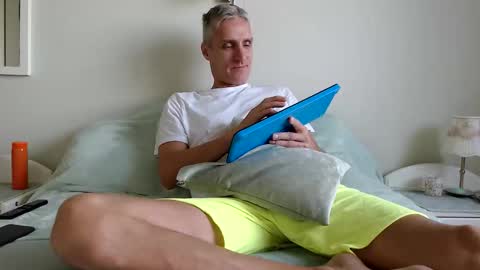 Snapshot of toffmen chatting on September 27, 2025, 6:29 am Daniel Bisexual uncut 20cm online show from September 27, 2025, 6:29 am